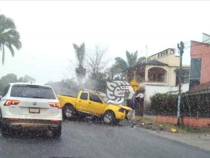 ¡Carambola! Se registra accidente en la Córdoba-La Tinaja; hay 3 lesionados