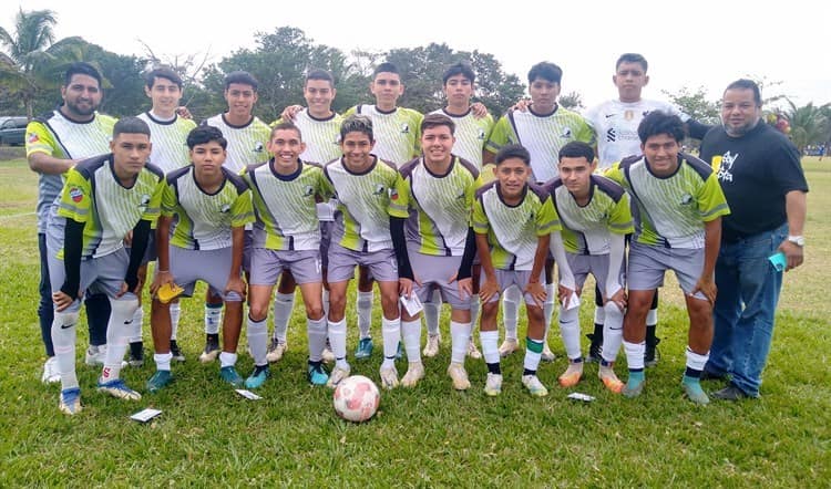 Se preparan jóvenes para selectivo estatal de futbol