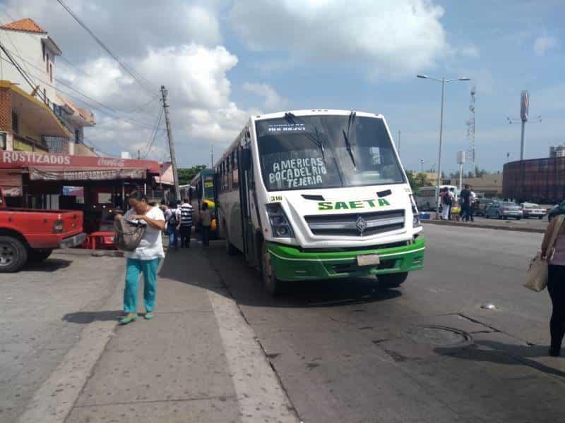 Pobladores de San Julián siguen sin camión para llegar al centro de Veracruz