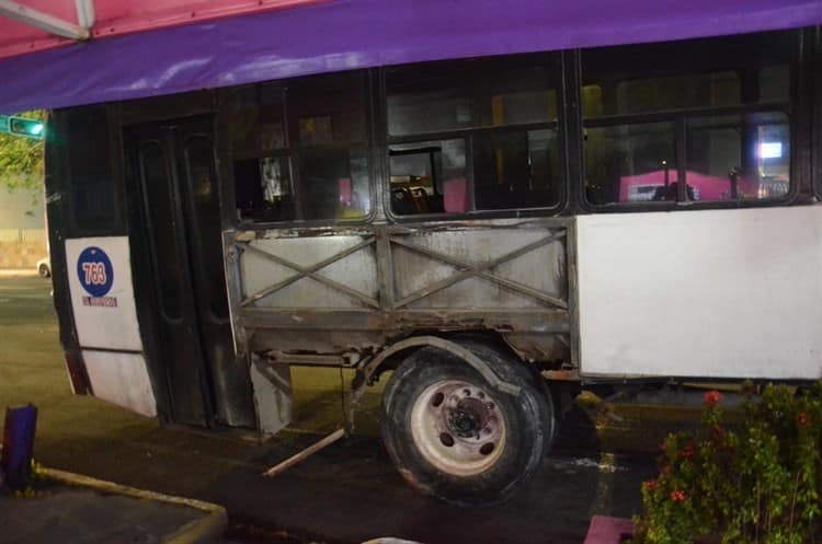 Camionero provoca accidente en avenida Bolívar y escapa (+video)