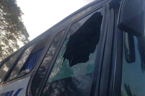 Camión choca a TRV en Cosamaloapan; atienden pasajeros heridos