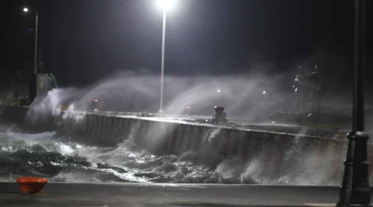 Cierran navegación en puerto de Veracruz por evento de norte