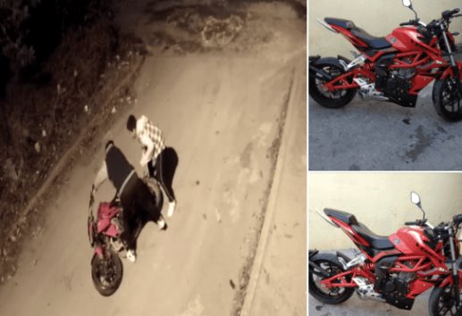 Ofrecen recompensa; captan a sujetos robándose una moto en Veracruz