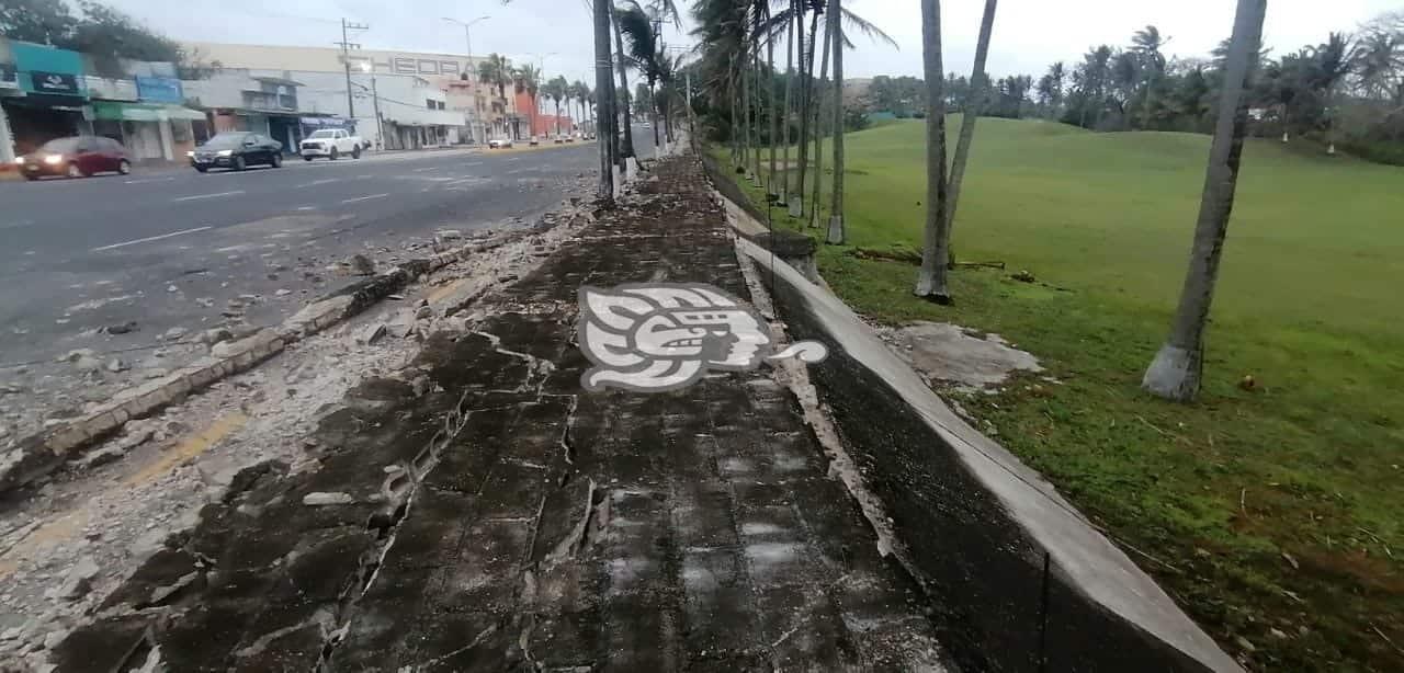 Colapsa barda del Club Campestre por fuertes rachas de viento en el sur de Veracruz