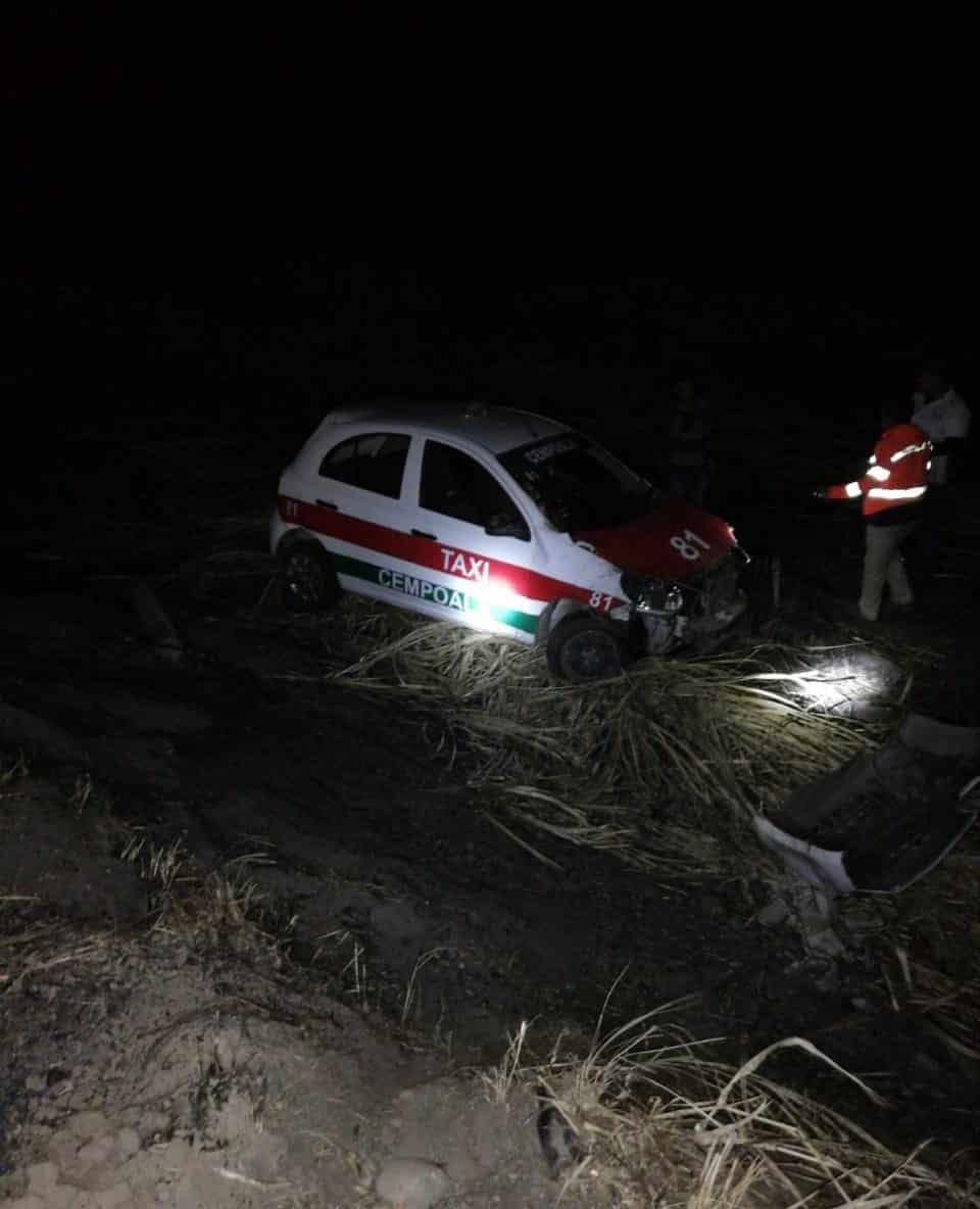 Choca con rama de árbol y cae a canal de riego en Úrsulo Galván