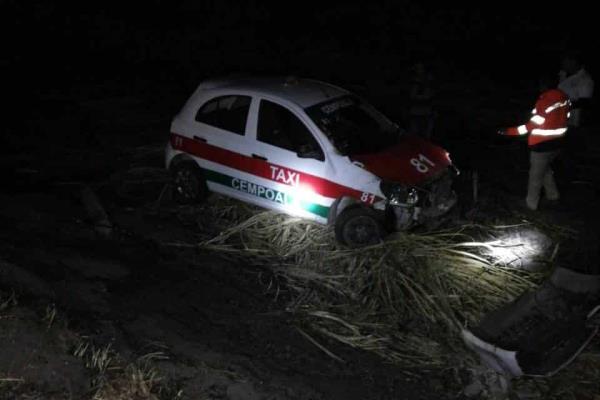 Choca con rama de árbol y cae a canal de riego en Úrsulo Galván
