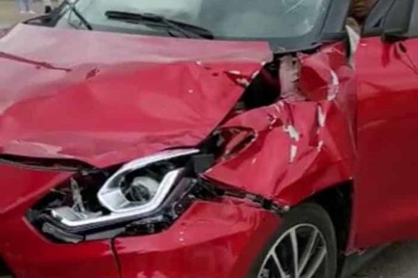 Muere mujer motociclista tras chocar con auto en Tuxtepec; su hijo, gravemente herido