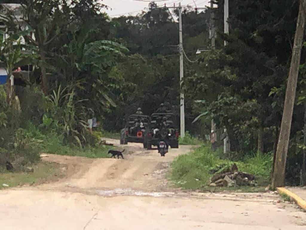 Hallan cuerpo de un hombre sin vida en un camino hacia Coatzintla