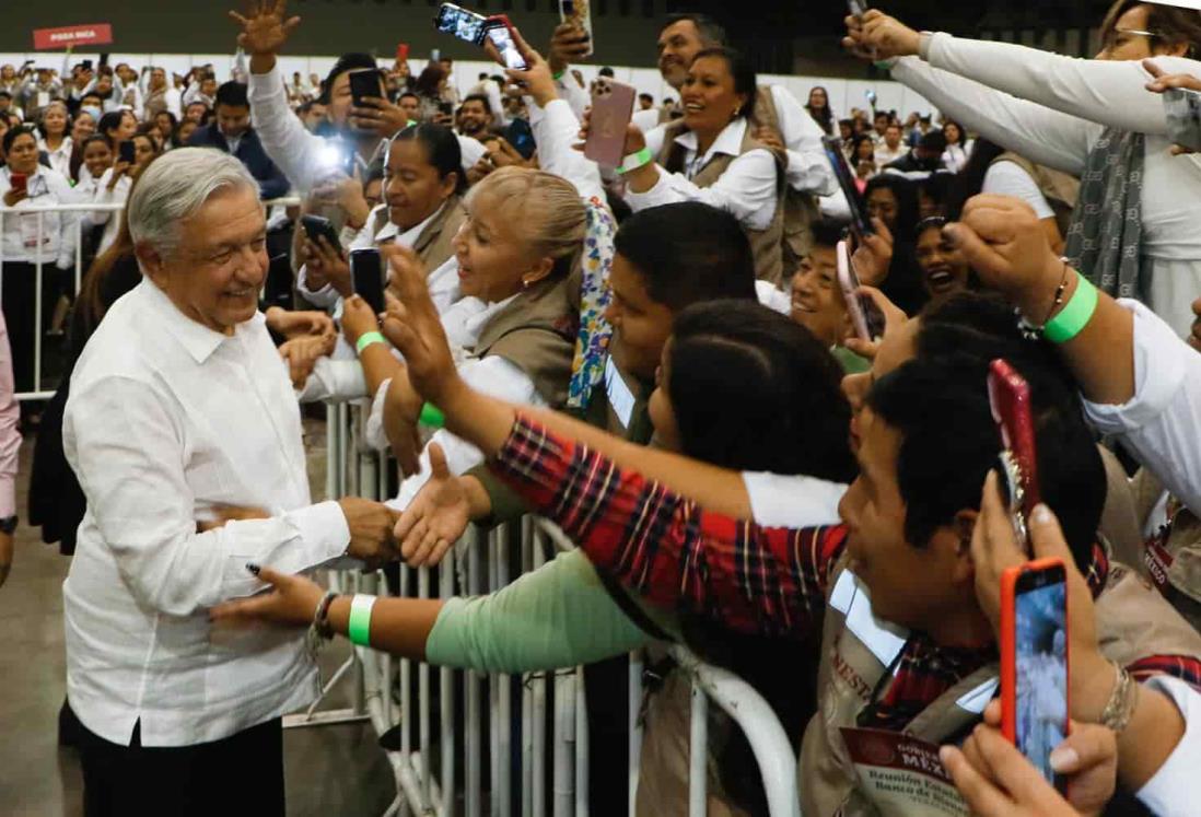 Se acabó la robadera, lanza AMLO desde el WTC a sus detractores