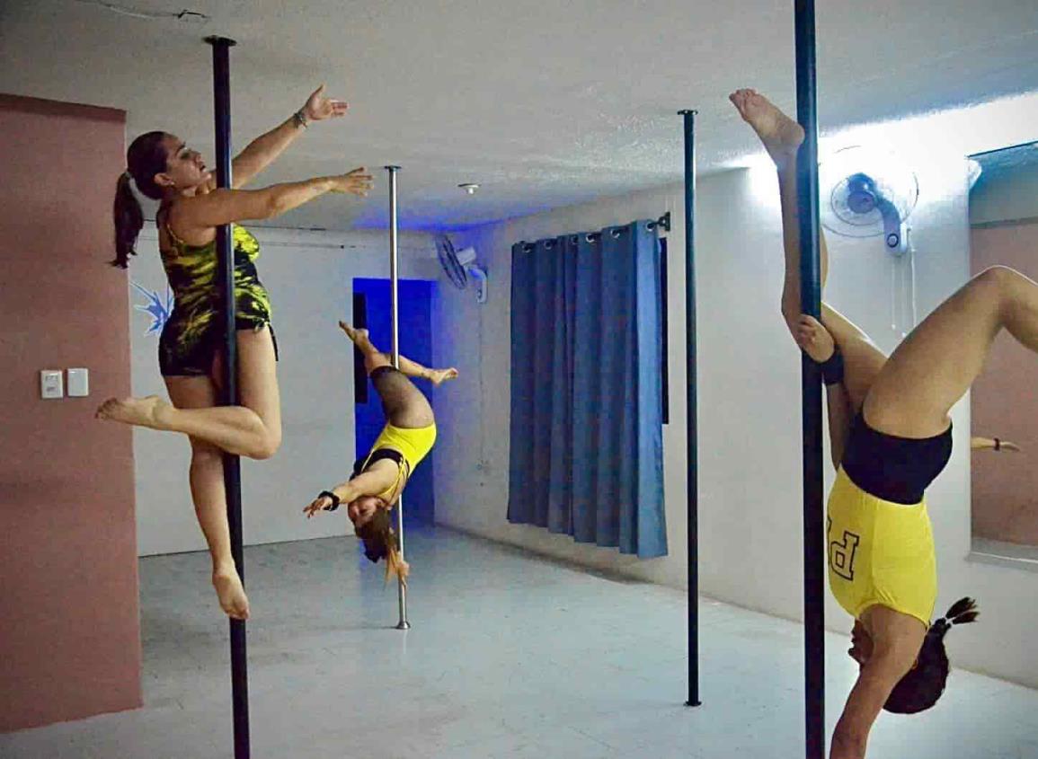 Pole Dance, una terapia combinada entre baile y disciplina para muchas mujeres en Veracruz