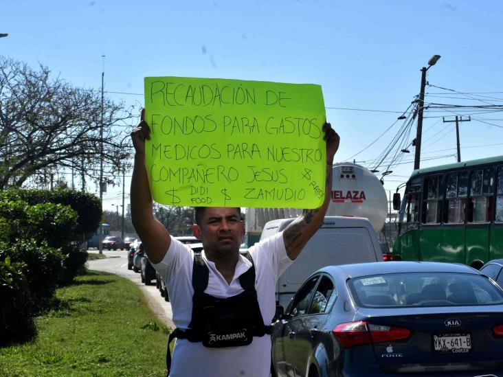 ¡Podría perder un brazo! recaudan apoyos para repartidor accidentado en Coatzacoalcos (+Video)