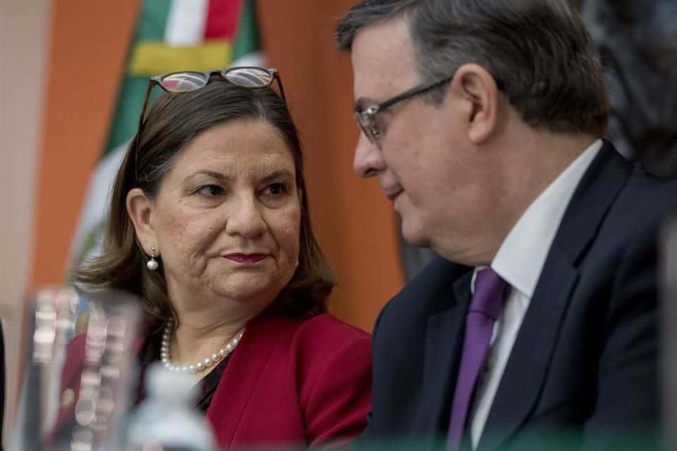 AMLO se lanza contra adversarios tras declaraciones de Martha Bárcena en contra de Ebrard