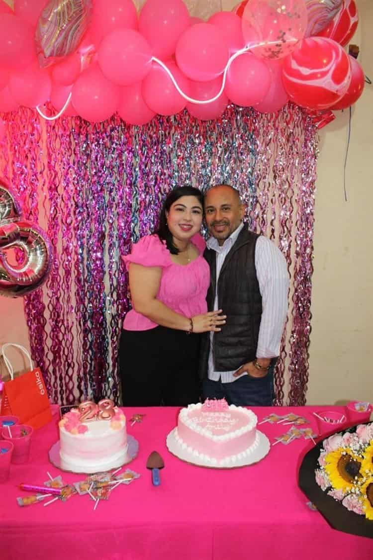 Arely Morales festeja 28 años de vida