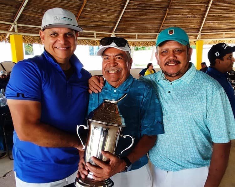 Minatitlán gana el trofeo del Golf Interclubes