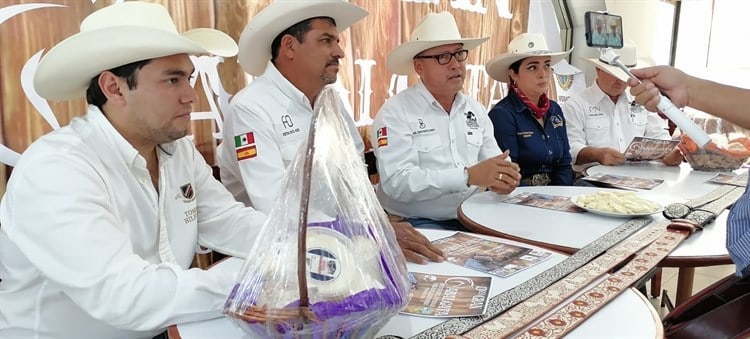 Invitan a la Cabalgata de la Unidad en Vega de Alatorre