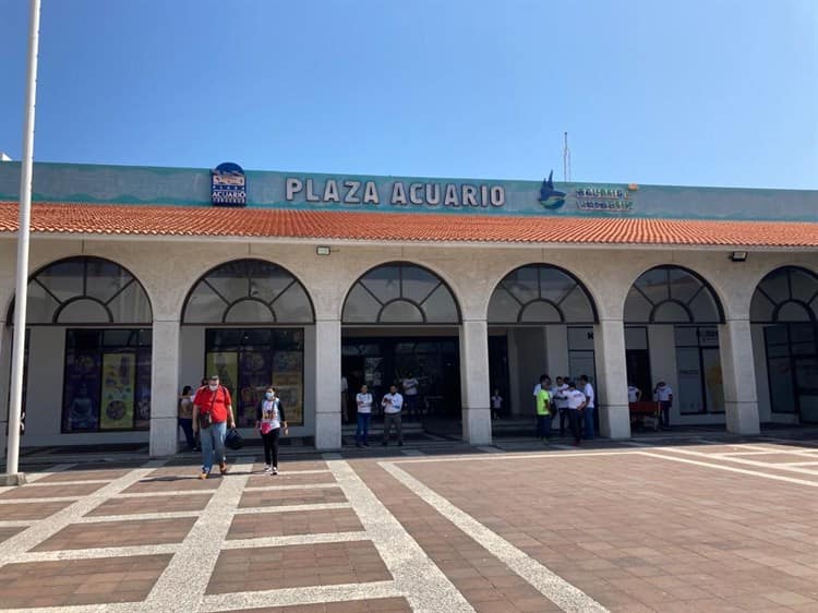 Martes de acceso gratuito ayuda a reactivar Plaza Acuario en Veracruz