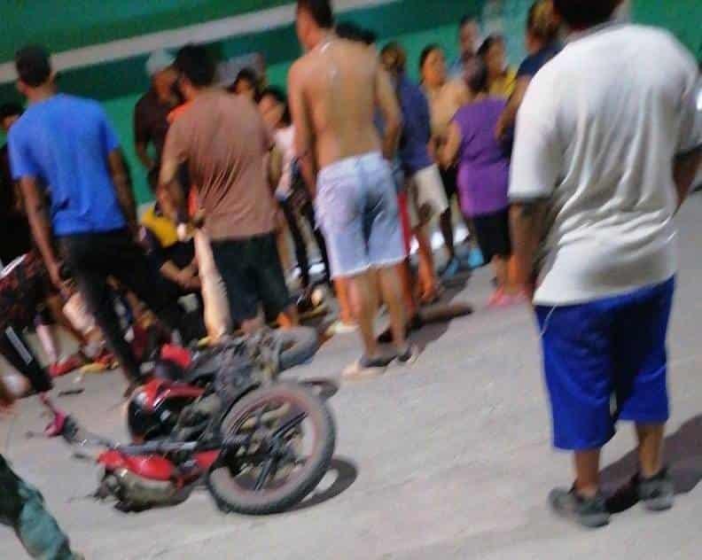 Joven derrapa con su motocicleta en Tierra Blanca; lo hospitalizan