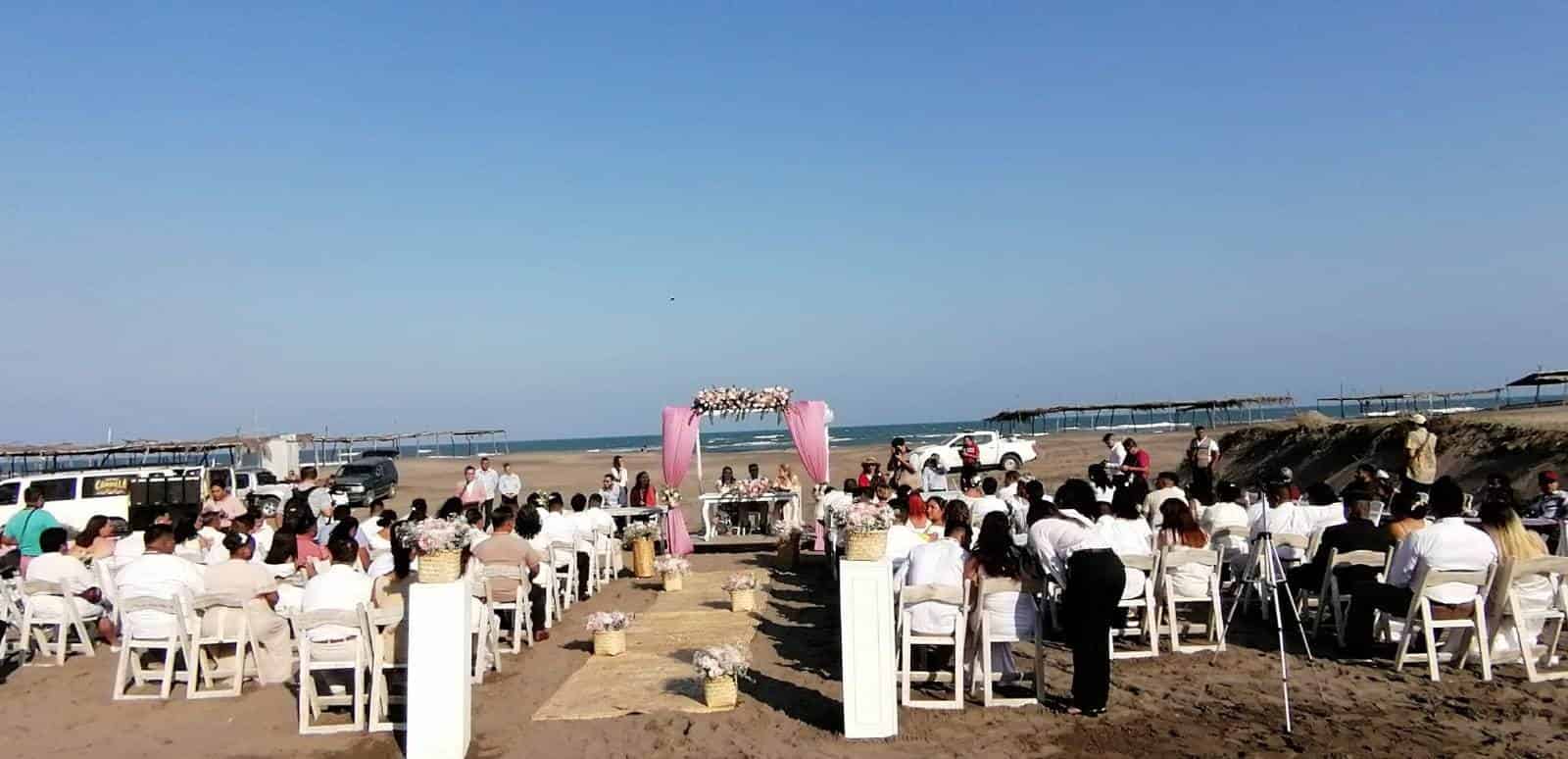 Se casan 40 parejas en bodas colectivas de Úrsulo Galván