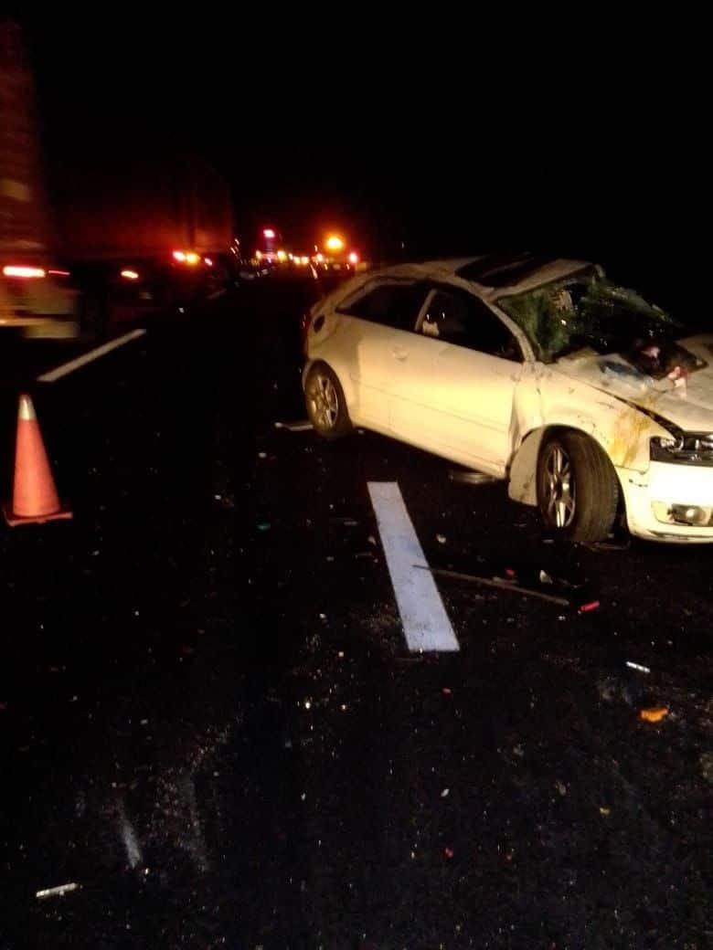 Impactan a hermanos en la autopista Cardel-Veracruz; tráiler se da a la fuga