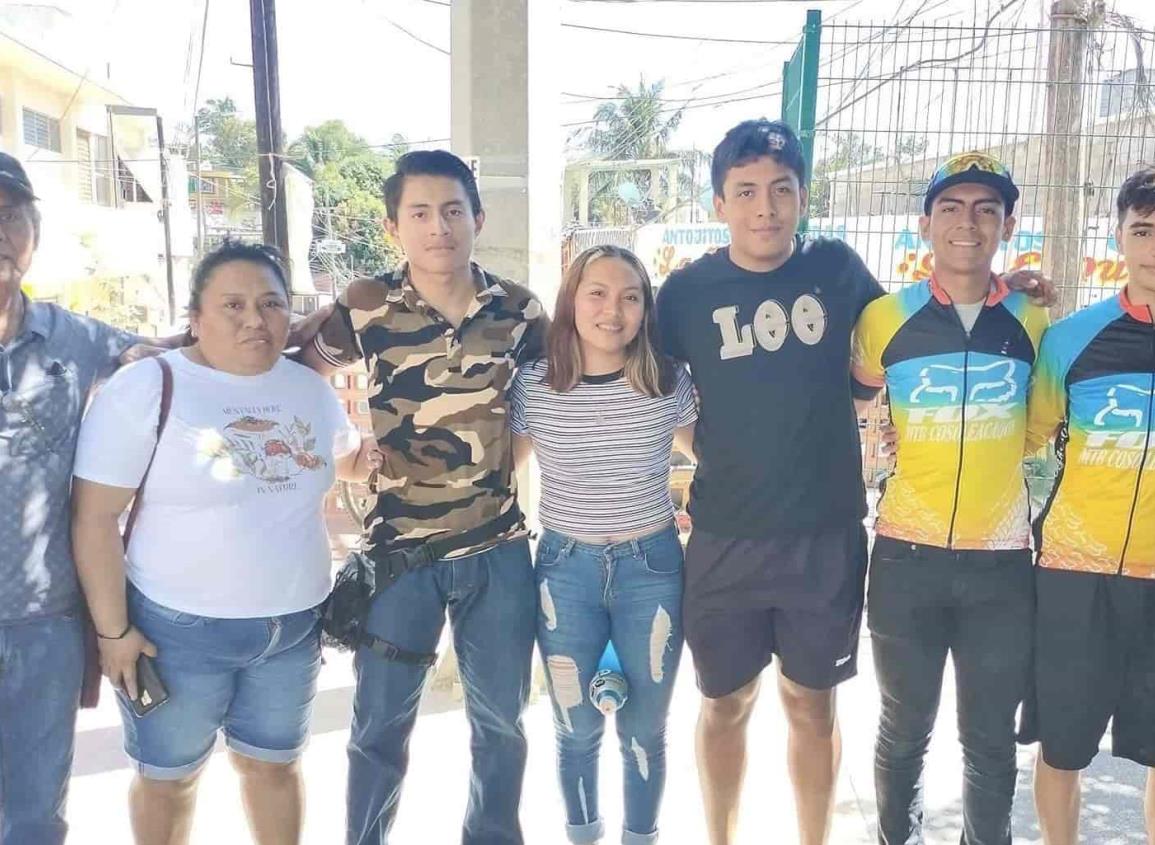 Ciclistas de Cosoleacaque al Estatal de Juegos CONADE