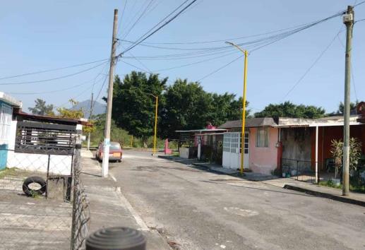 En Valle Dorado, Ixhuatlancillo, el agua escasea y llega sucia a los habitantes