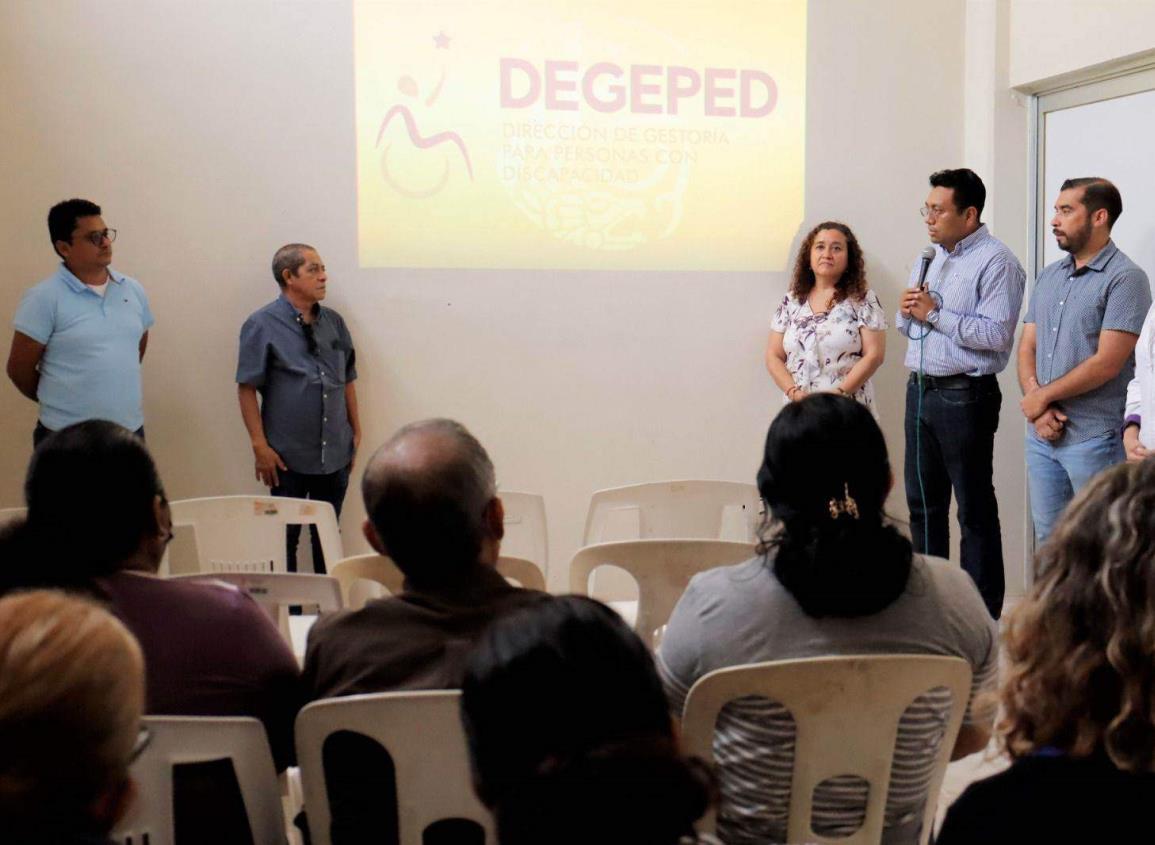 Capacitan a personal del DIF Coatzacoalcos sobre lenguaje de señas.