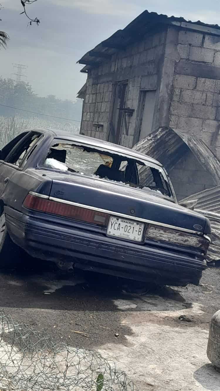 Incendio en pastizal consume vivienda en Veracruz; fue alcanzada por las llamas(+Video)