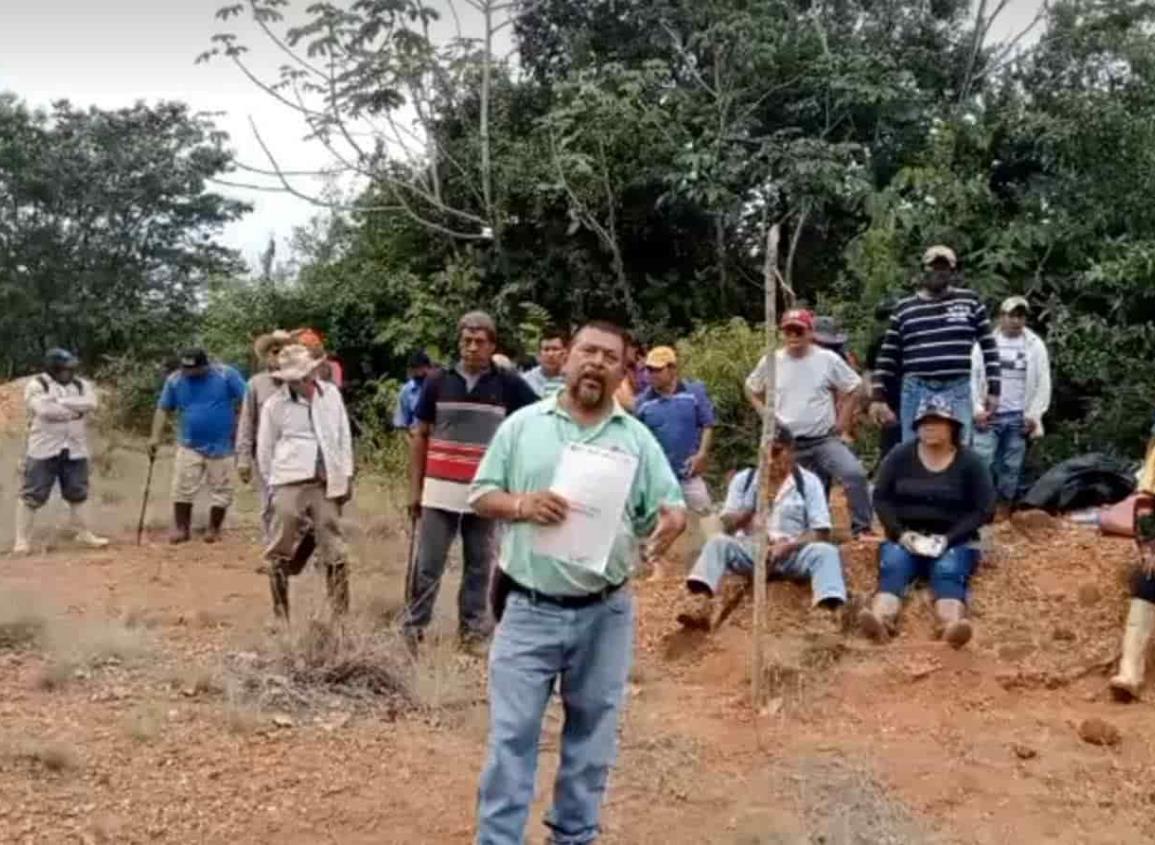 Denuncian campesinos en Chinameca que los quieren despojar