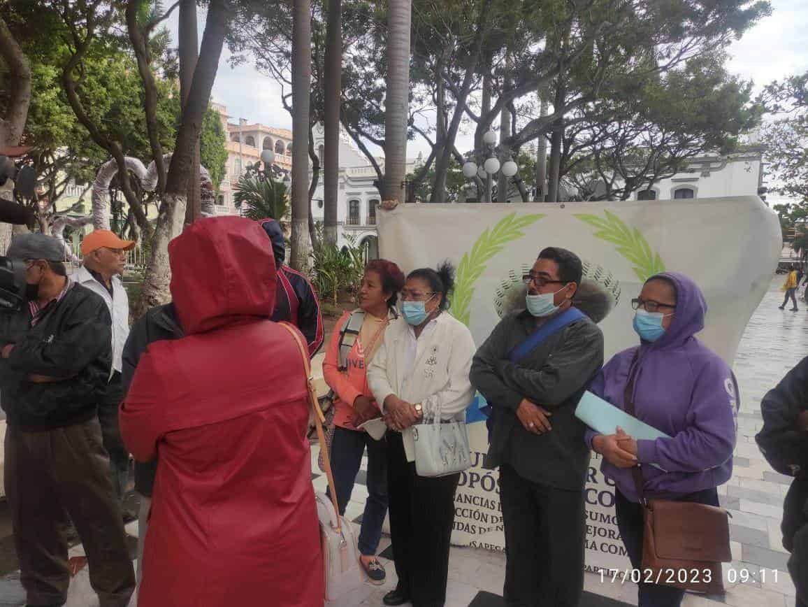 Falsificaron sus firmas para despojarlos de sus tierras; protestan en el zócalo