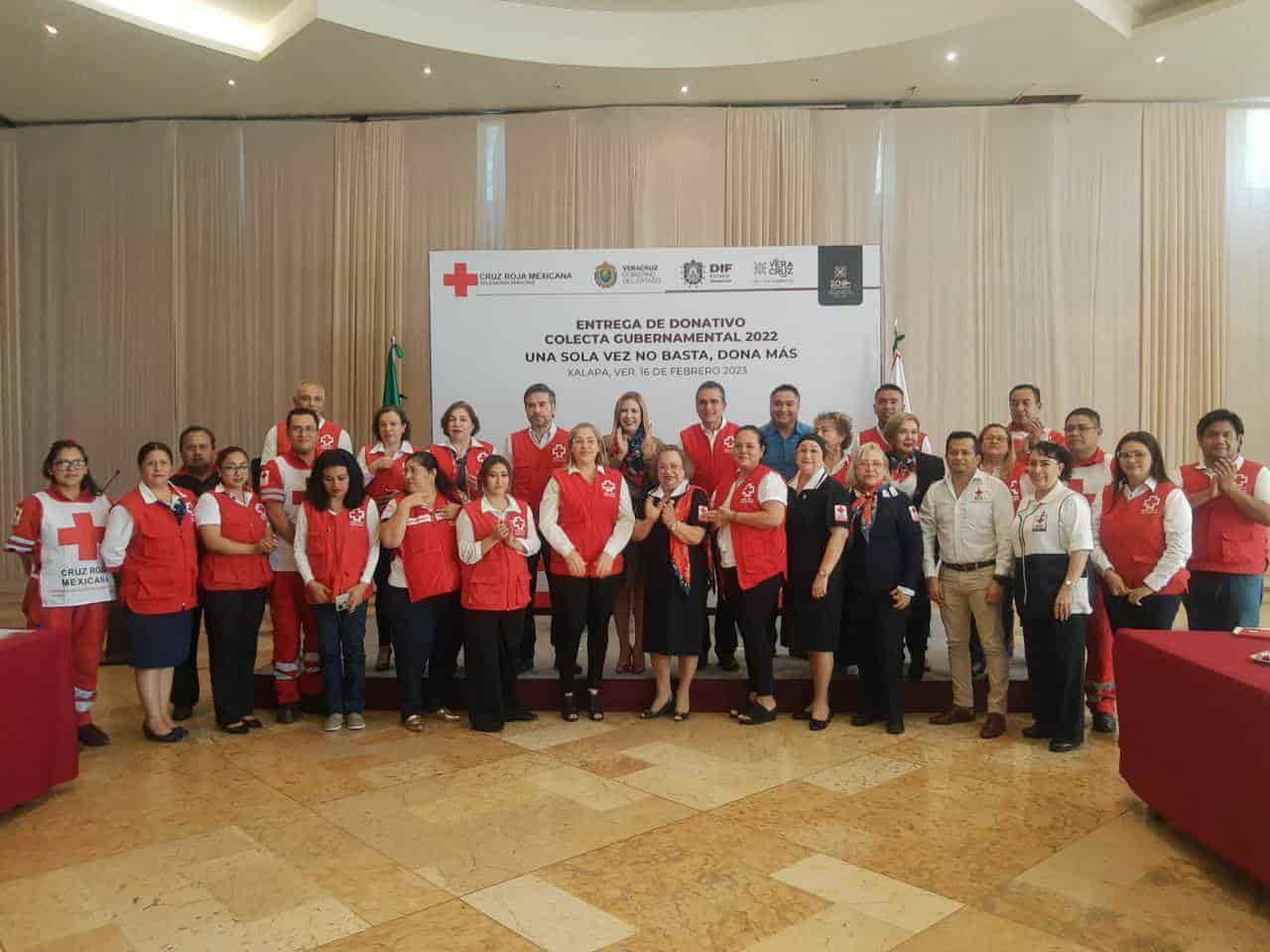 Cruz Roja de Veracruz recibe donativo millonario de escuelas