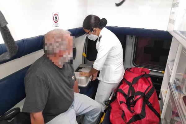 Secretaría de Marina evacúa de buque a extranjero al norte de Antón Lizardo