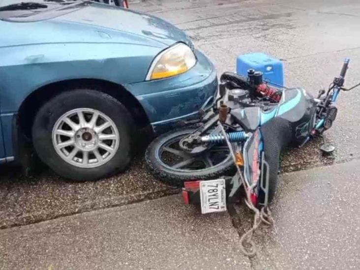 Impactan a motociclista en cruce de avenidas Malpica y Matamoros