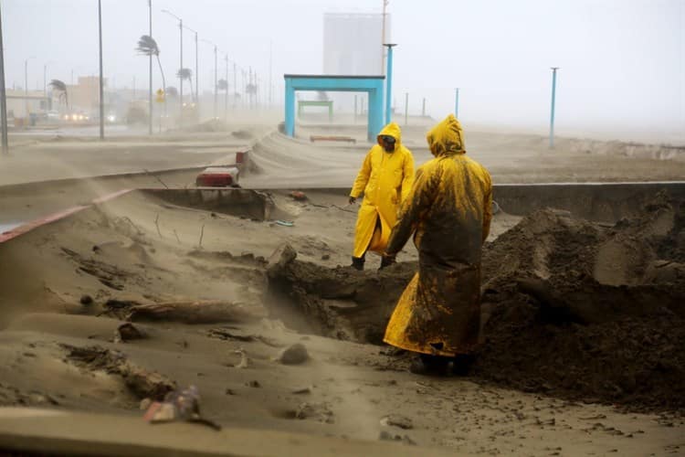 Empanizados más de 9 kilómetros de Malecón tras Frente Frío