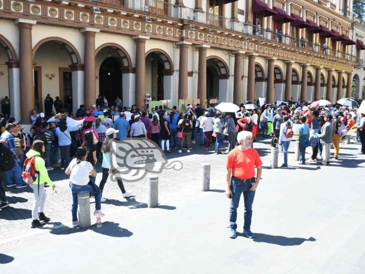 FNERRR bloquea centro de Xalapa: exige paren robos en telesecundaria