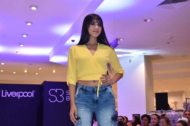 Realizan Desfile Primavera 2023 de Sarah Bustani en Liverpoool Plaza Américas