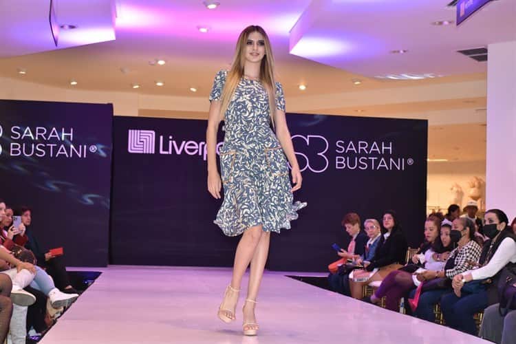 Realizan Desfile Primavera 2023 de Sarah Bustani en Liverpoool Plaza Américas