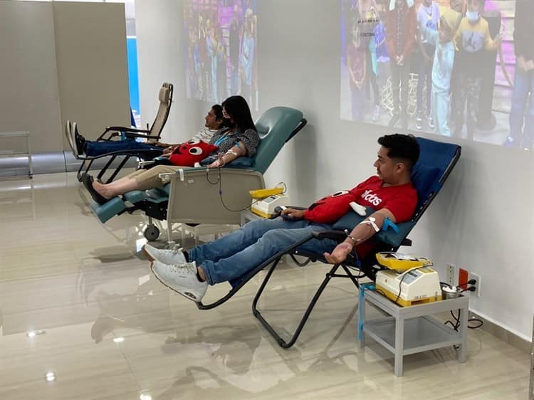 Altruistas donan sangre para niños con cáncer en la UCC