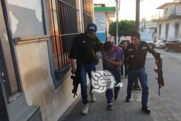 Detienen a presunto implicado en desaparición de comerciantes de Amatlán