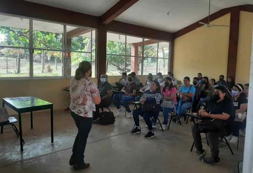 En Oluta, quedan fuera 300 aspirantes de Medicina en Universidad Benito Juárez