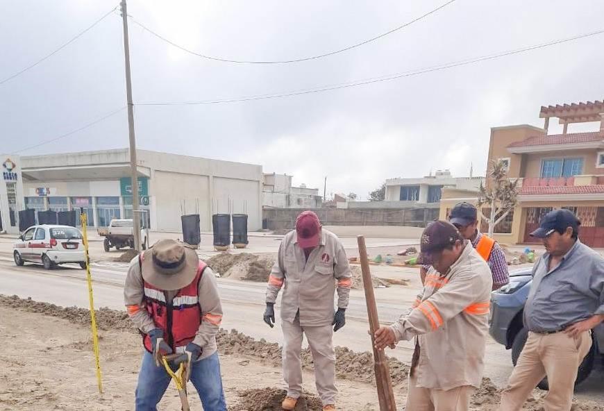 Rehabilitan luminarias en el Malecón Costero afectadas por Frente Frío 33