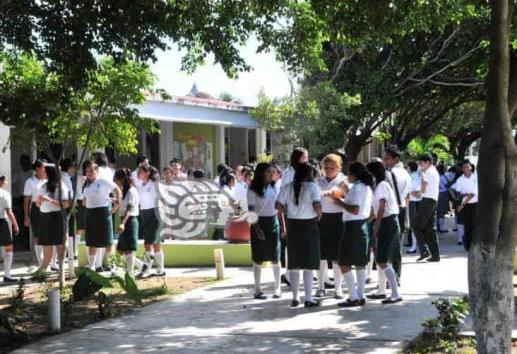 Jóvenes buscan encajar en la sociedad cumpliendo retos por internet