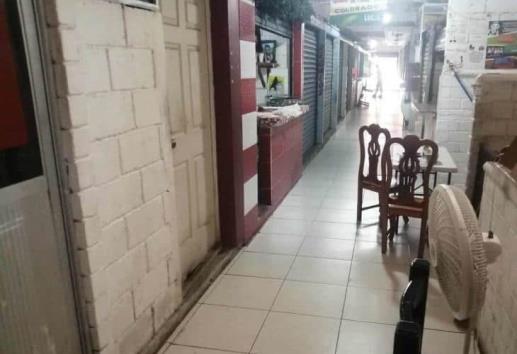 Mercado fantasma; más del 40% de locales está cerrado en el Puerto México (+Vídeo)