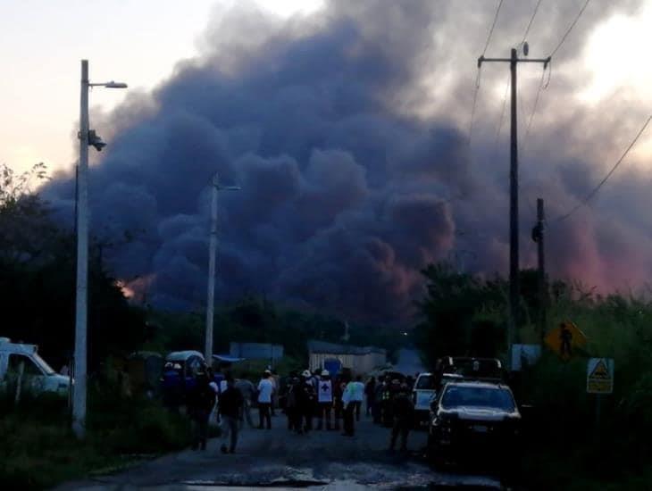 Por humo de explosión recomiendan a la población extremar precauciones