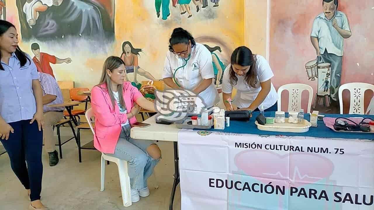 Con jornada médica, garantizan salud de soconusqueños