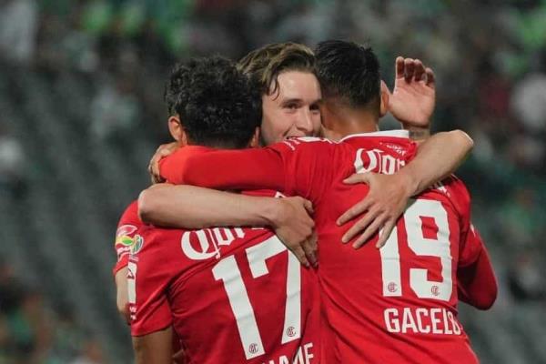 Golea Toluca 5-0 a Santos en juego pendiente de la Jornada 8