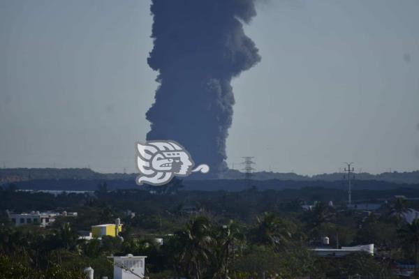 iOtra explosión! Impresionante humareda nubla el cielo de Coatzacoalcos (+Video)