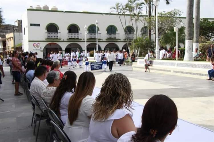 Realizan alumnos demostración de marchas y escoltas en Alvarado