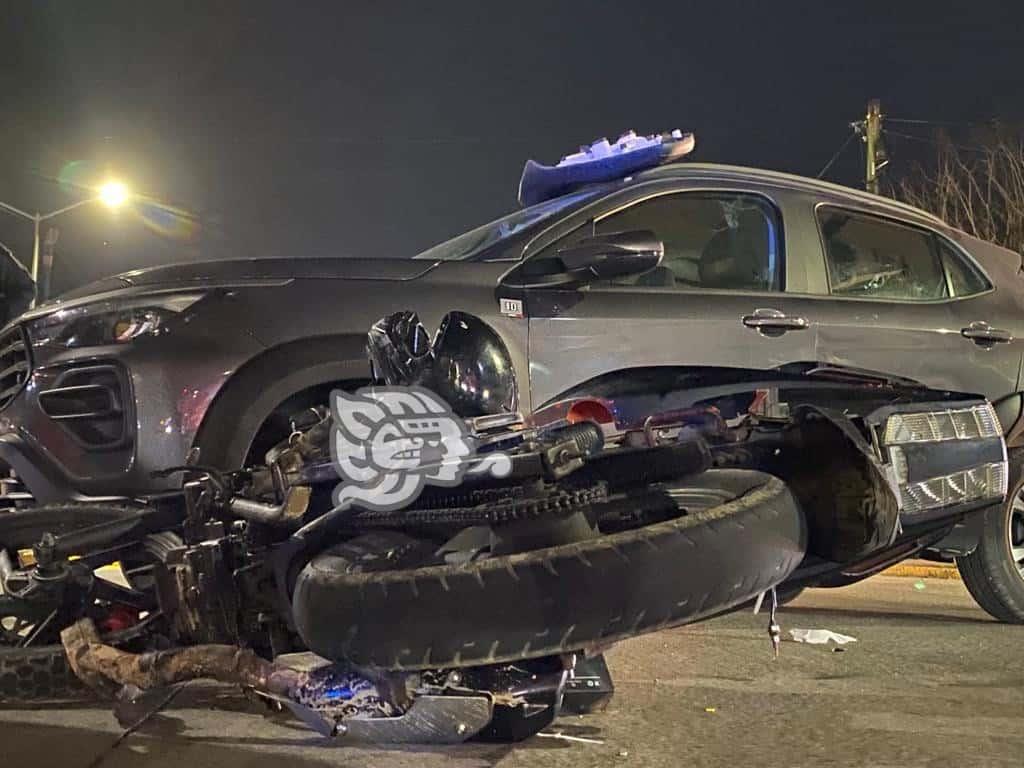 Motociclista se estrella contra camioneta en Minatitlán (+Video)