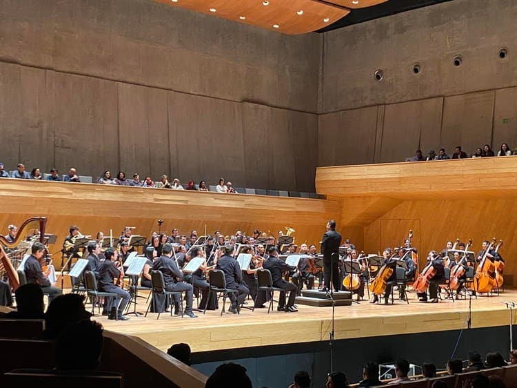 Sociedad boqueña goza Gala de Ópera en el Foro Boca