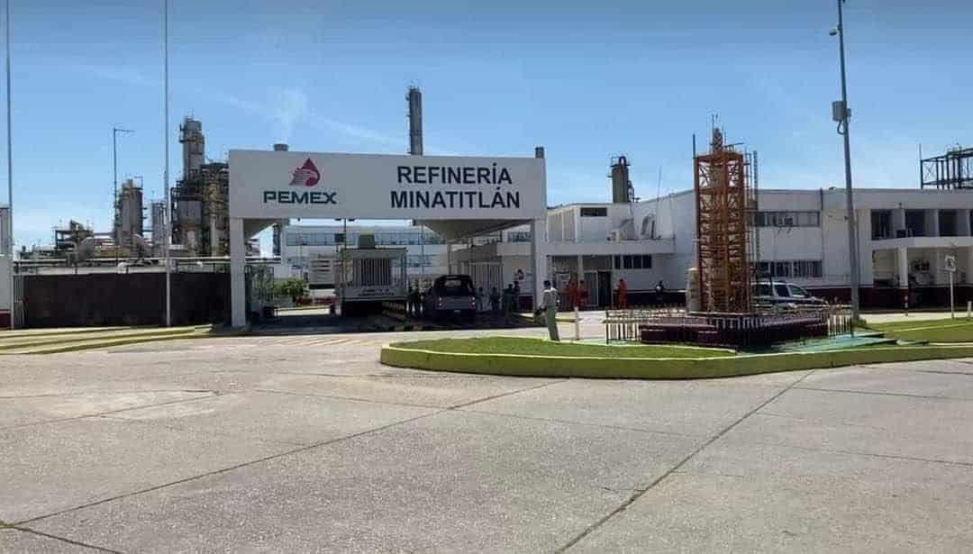 Incendio en refinería de Minatitlán deja 5 trabajadores heridos: Pemex